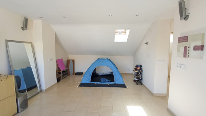 Image No.13-5 Bed Townhouse for sale