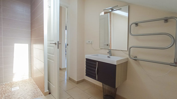 Image No.14-5 Bed Townhouse for sale