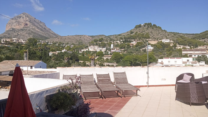 Image No.17-5 Bed Townhouse for sale