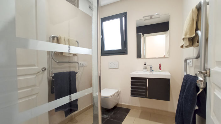 Image No.26-5 Bed Townhouse for sale