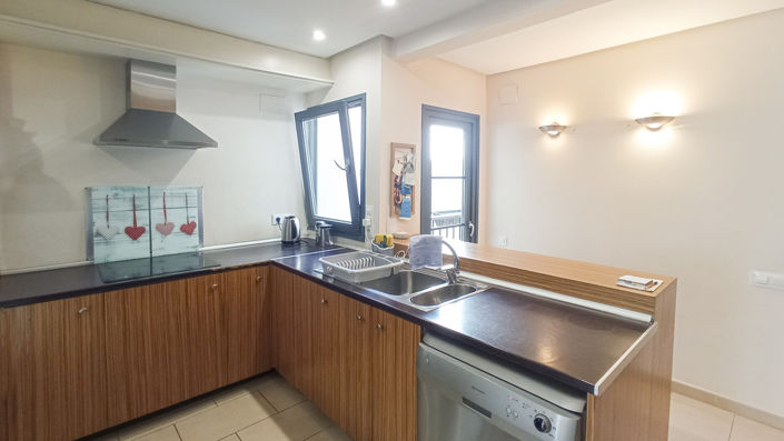 Image No.5-5 Bed Townhouse for sale