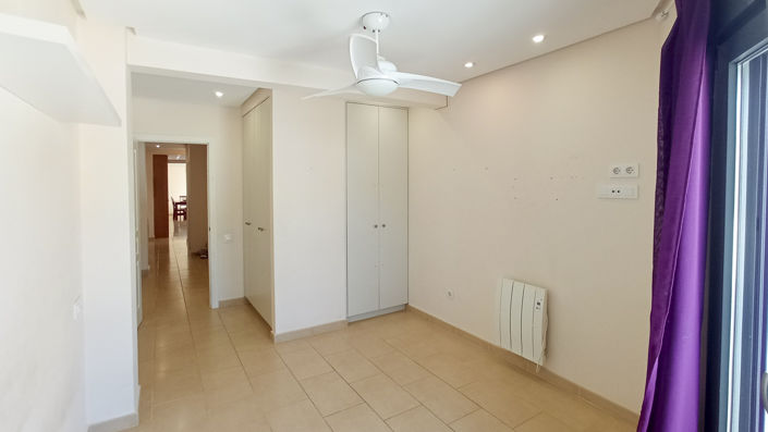 Image No.8-5 Bed Townhouse for sale