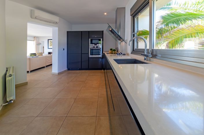 Image No.10-6 Bed Villa for sale