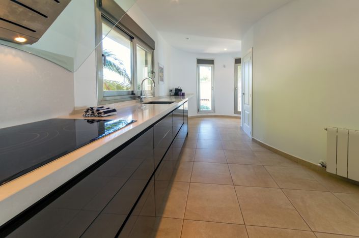 Image No.11-6 Bed Villa for sale