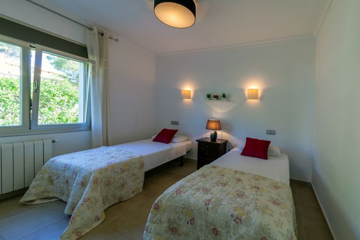 Image No.20-6 Bed Villa for sale