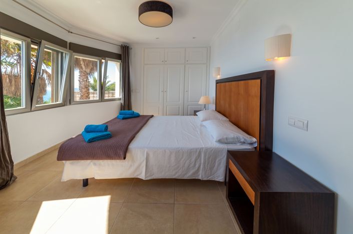 Image No.30-6 Bed Villa for sale