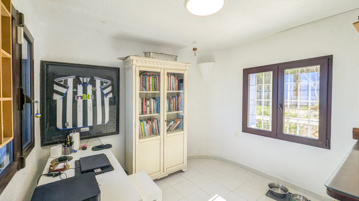 Image No.41-5 Bed Villa for sale