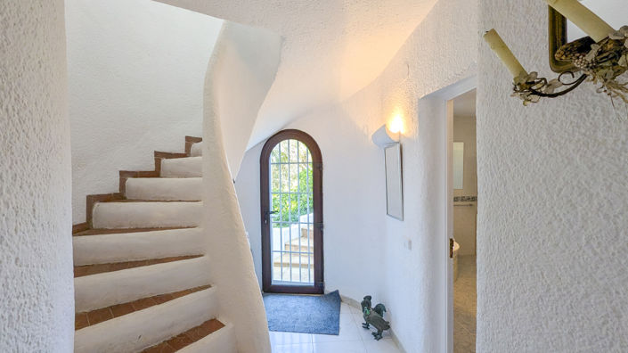 Image No.46-5 Bed Villa for sale