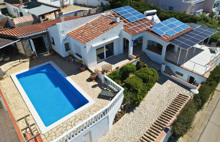 Image No.8-6 Bed Villa for sale