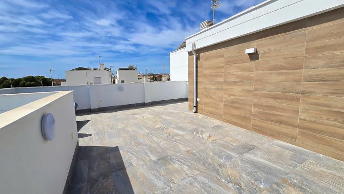 Image No.10-3 Bed Villa / Detached for sale