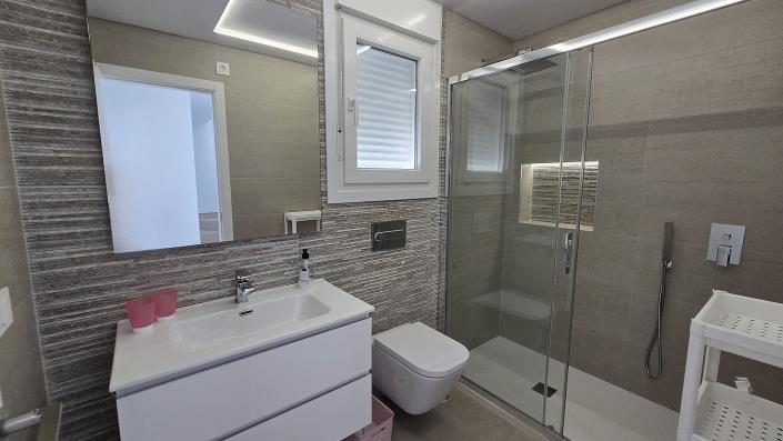 Image No.15-3 Bed Villa / Detached for sale