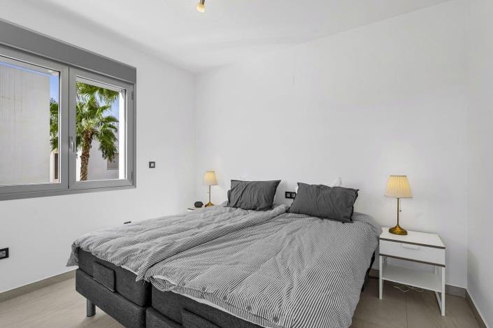 Image No.12-3 Bed Villa / Detached for sale