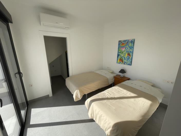 Image No.11-Villa de 2 chambres à vendre à Roldan