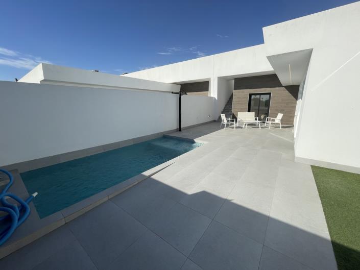 Image No.2-Villa de 2 chambres à vendre à Roldan