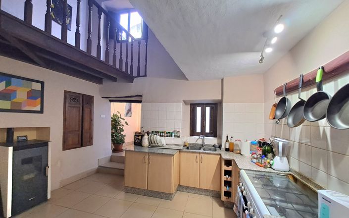 Image No.3-3 Bed House for sale