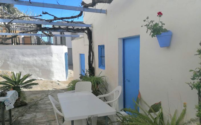 Image No.1-3 Bed House for sale