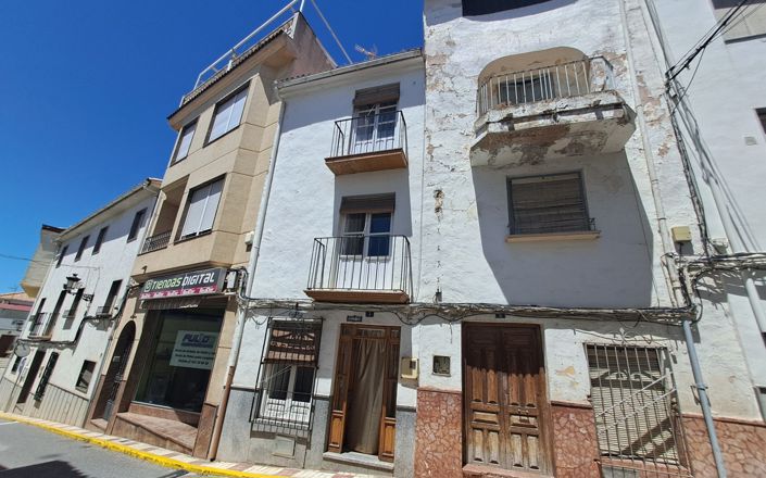 Image No.29-4 Bed House for sale