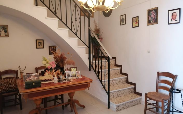 Image No.3-4 Bed House for sale