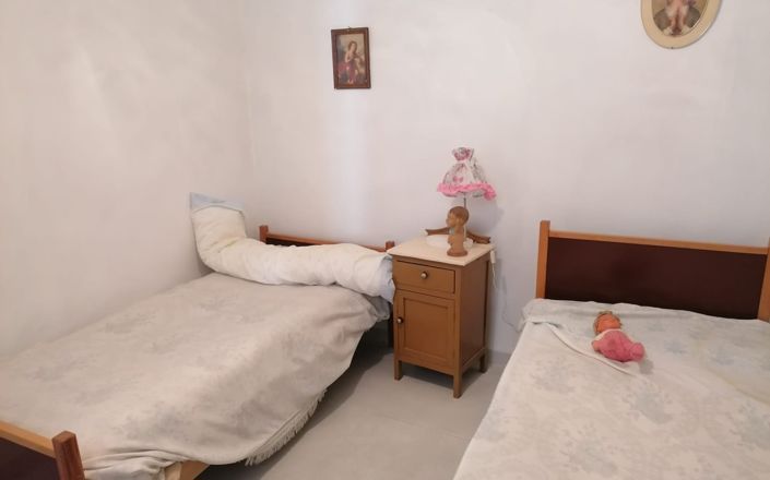 Image No.30-4 Bed House for sale