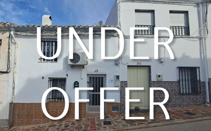 Image No.1-2 Bed House for sale