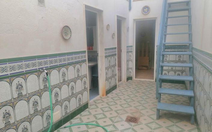 Image No.18-5 Bed House for sale