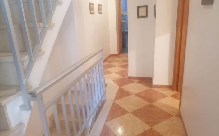 Image No.28-5 Bed House for sale