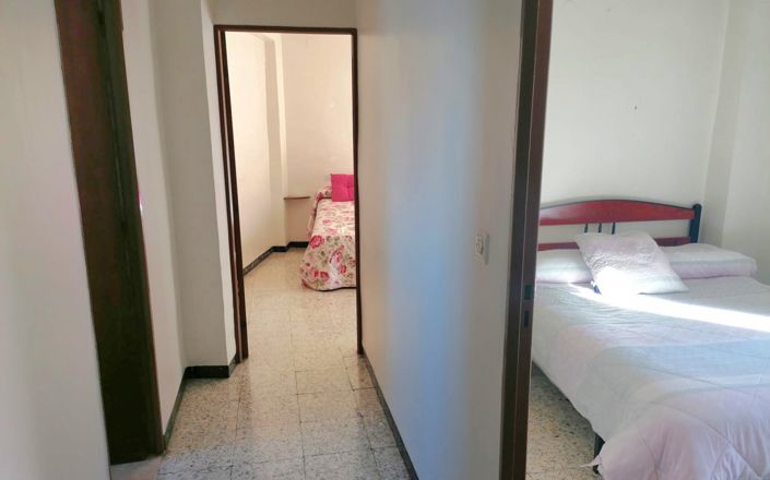 Image No.18-5 Bed House for sale