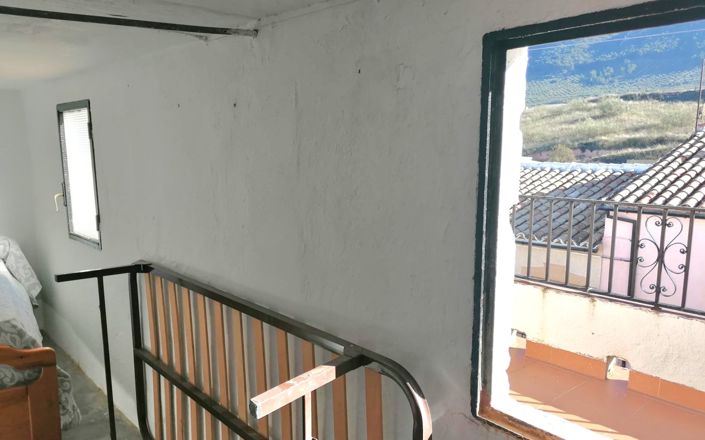 Image No.25-5 Bed House for sale