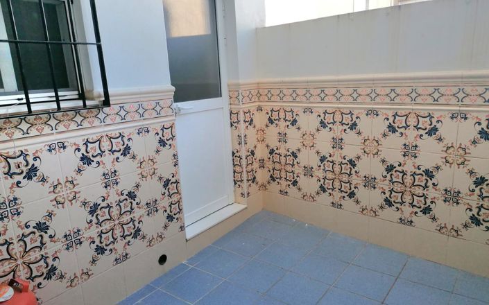 Image No.6-5 Bed House for sale