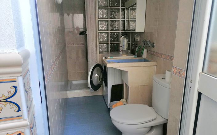 Image No.8-5 Bed House for sale