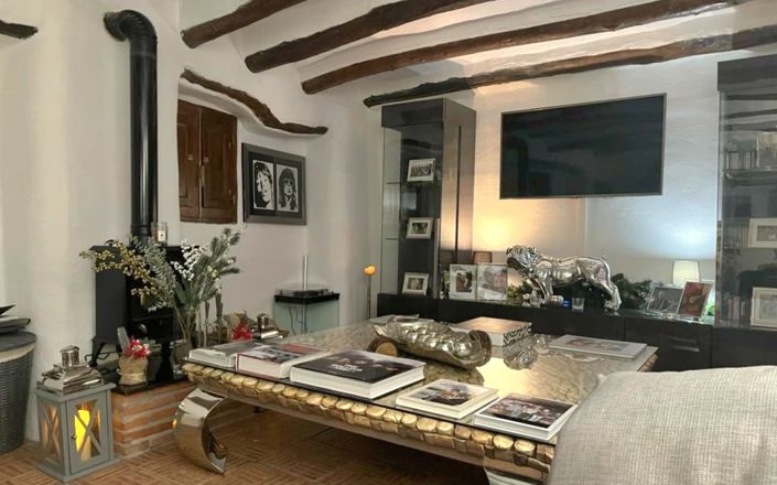 Image No.21-4 Bed House for sale