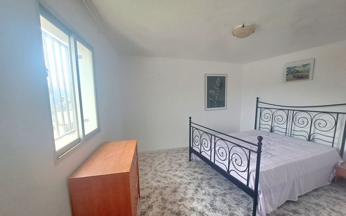 Image No.14-3 Bed House for sale