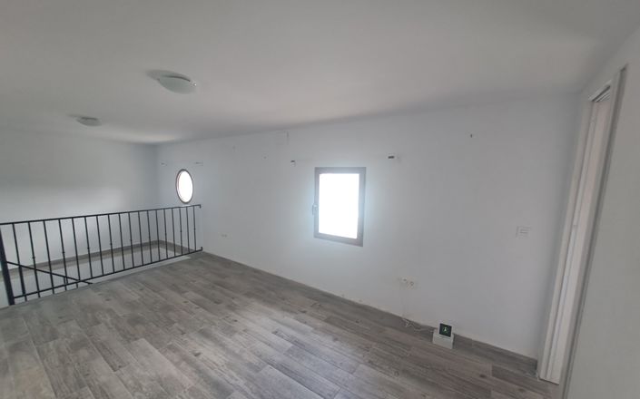 Image No.23-3 Bed House for sale