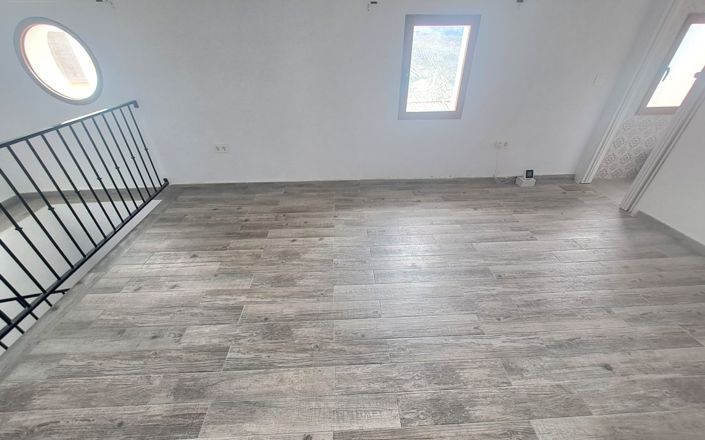 Image No.24-3 Bed House for sale