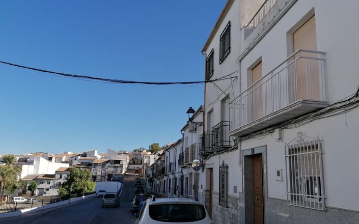 Image No.1-6 Bed House for sale
