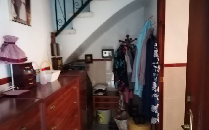 Image No.4-6 Bed House for sale