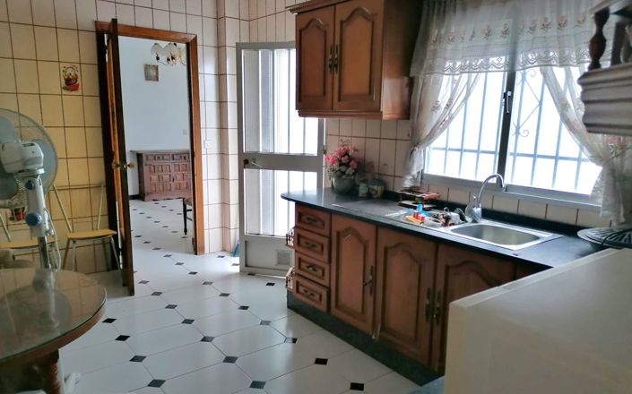 Image No.11-5 Bed House for sale