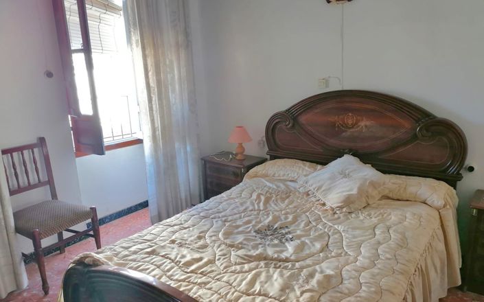 Image No.29-5 Bed House for sale