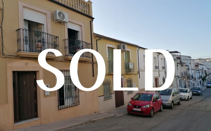 Image No.1-3 Bed House for sale