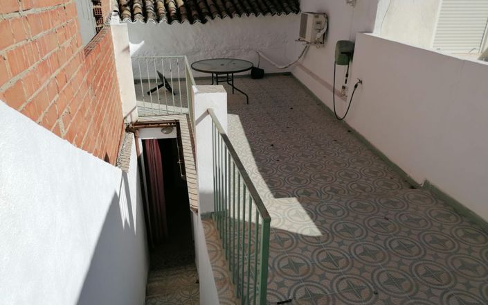 Image No.15-3 Bed House for sale