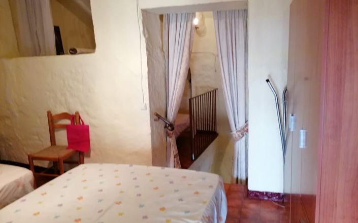 Image No.26-3 Bed House for sale