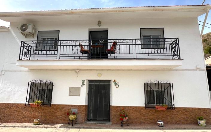 Image No.1-Maison de 5 chambres à vendre à Cantoria