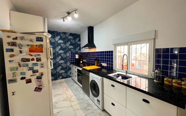 Image No.12-5 Bed House for sale