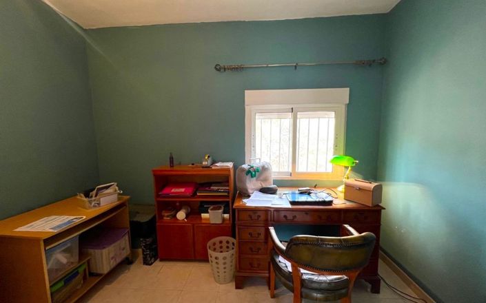 Image No.20-5 Bed House for sale