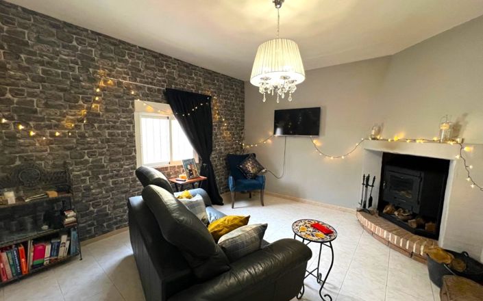 Image No.21-5 Bed House for sale