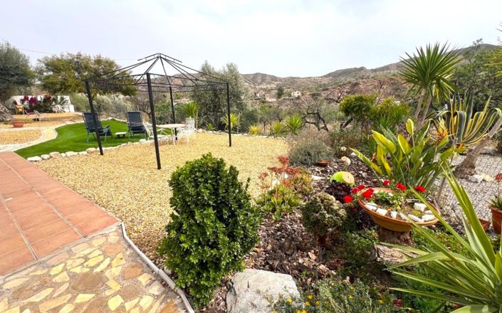 Image No.4-5 Bed House for sale