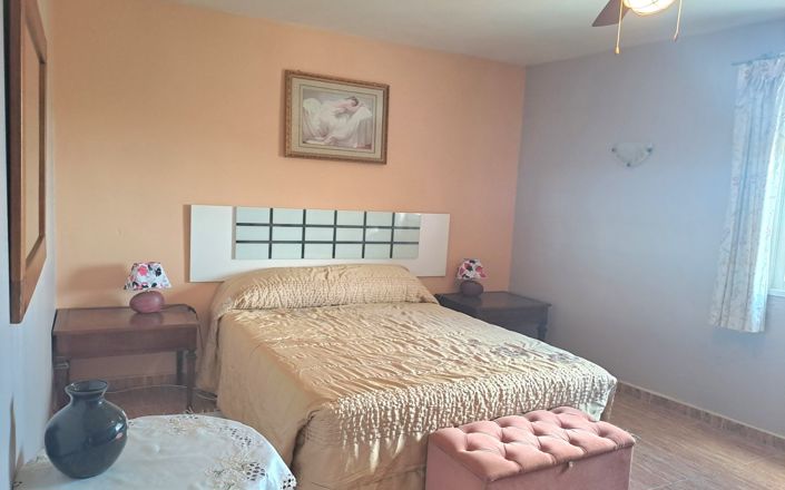 Image No.38-4 Bed House for sale