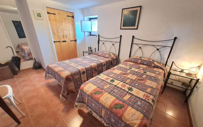 Image No.35-3 Bed House for sale