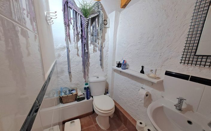 Image No.46-3 Bed House for sale