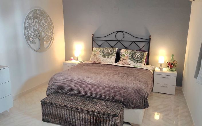 Image No.10-4 Bed House for sale